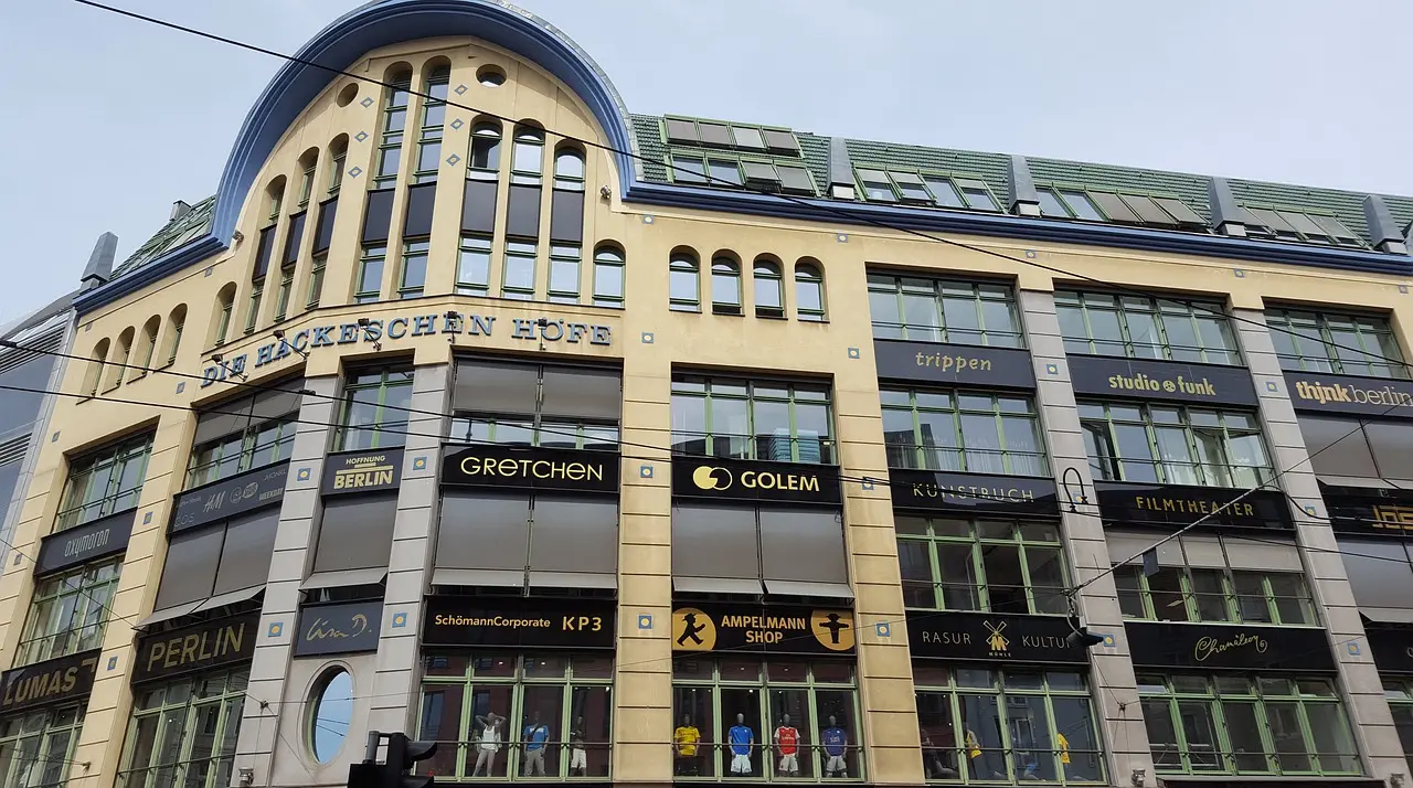 Hackescher Markt area